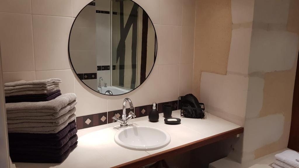 Le Backstage Apartment Bourges Bagian luar foto