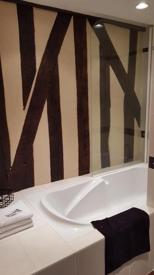 Le Backstage Apartment Bourges Bagian luar foto