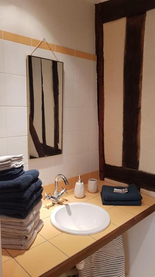 Le Backstage Apartment Bourges Bagian luar foto