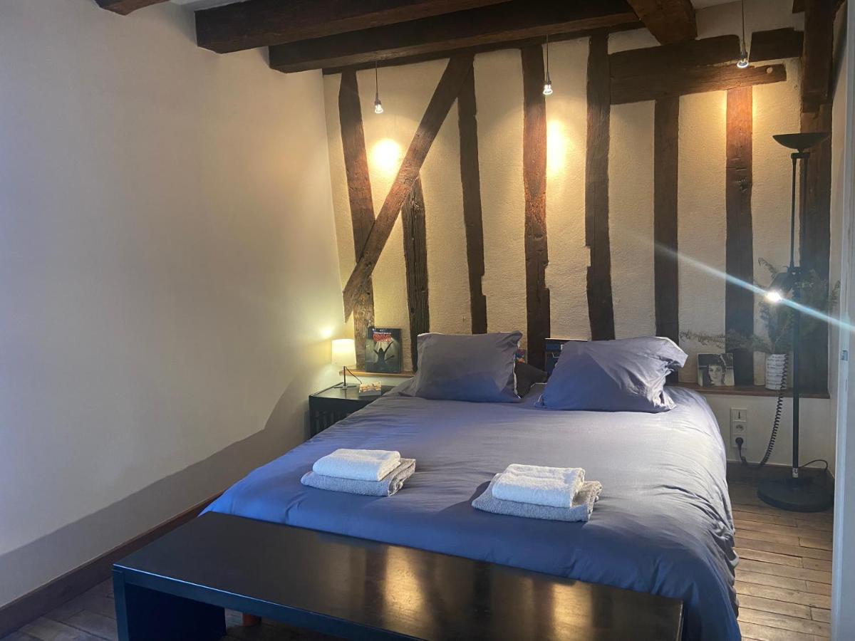 Le Backstage Apartment Bourges Bagian luar foto