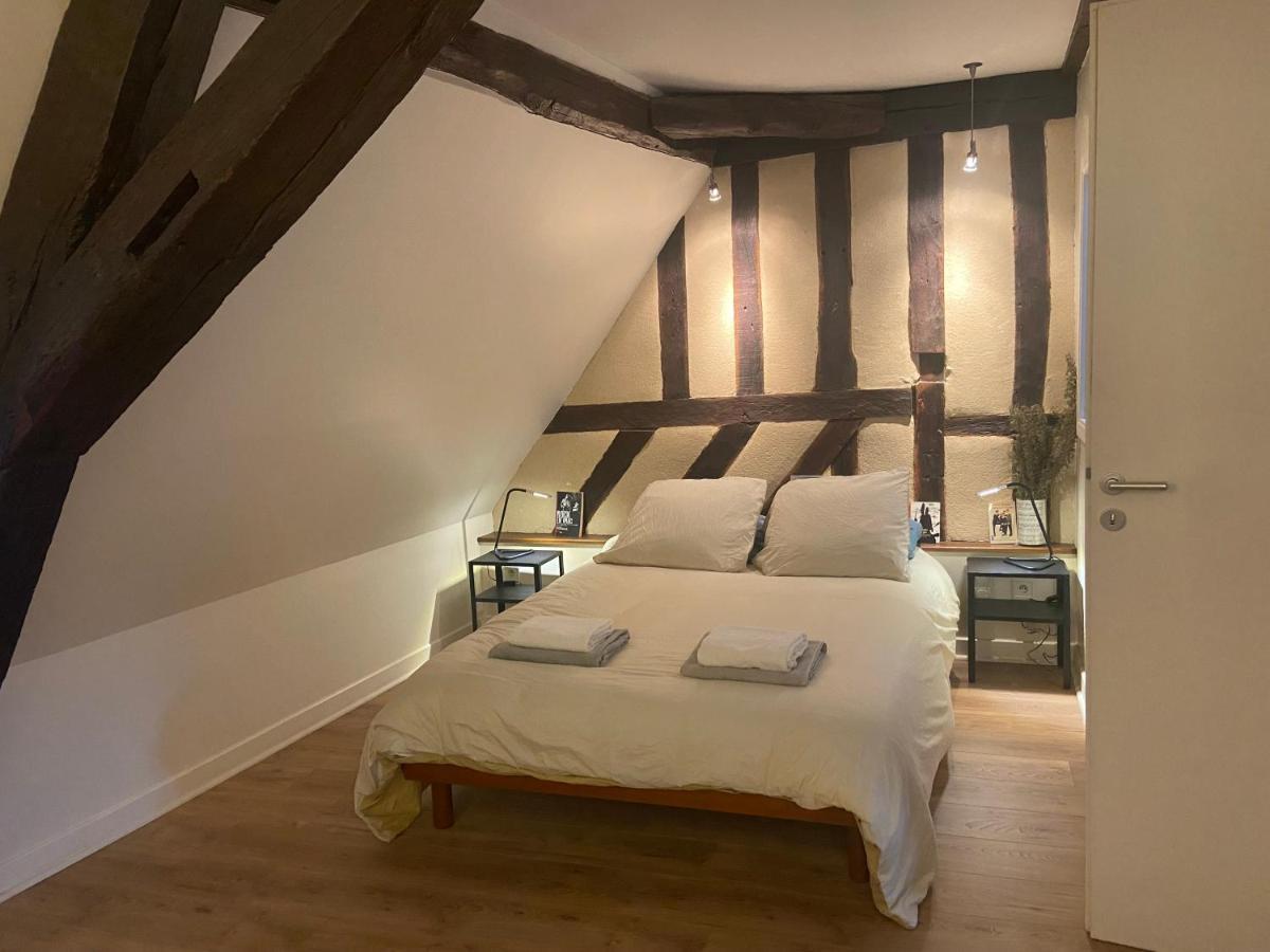 Le Backstage Apartment Bourges Bagian luar foto