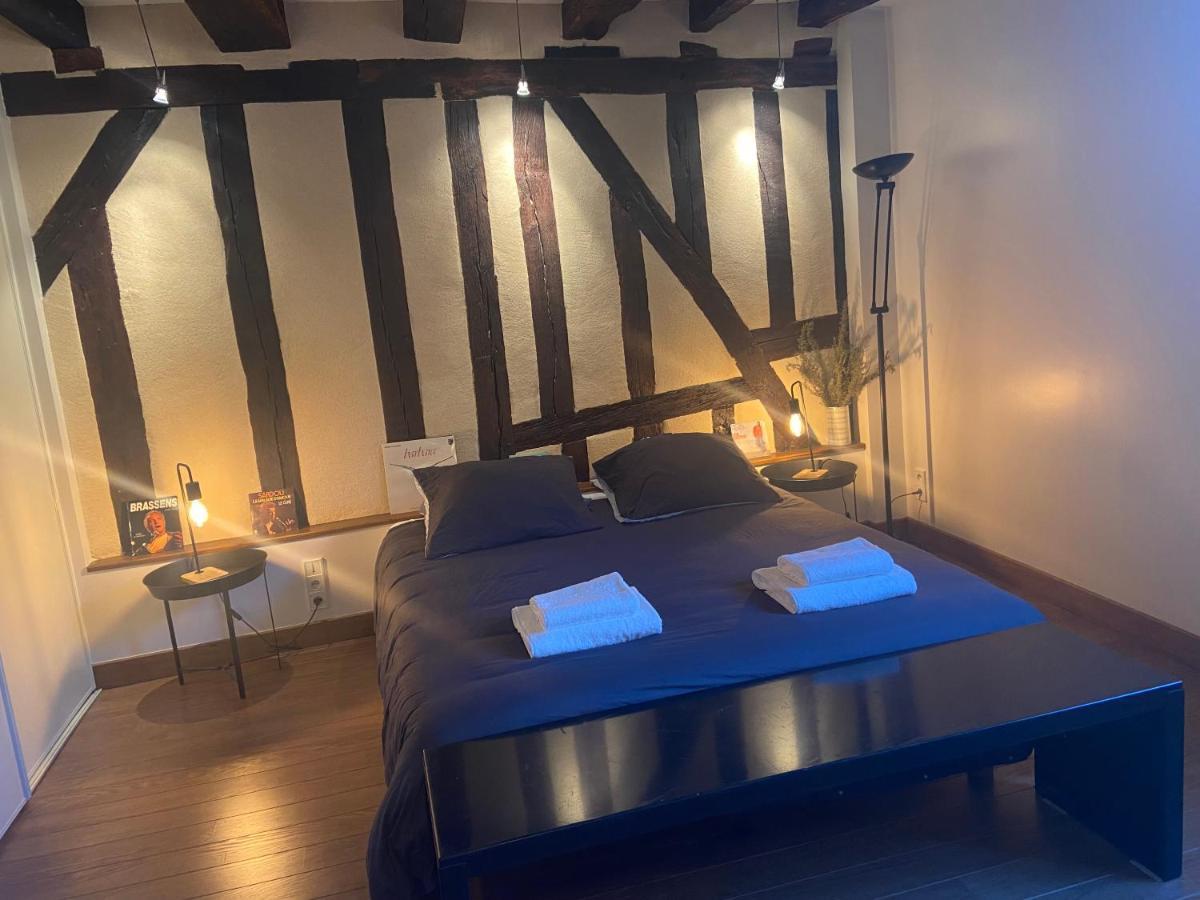 Le Backstage Apartment Bourges Bagian luar foto